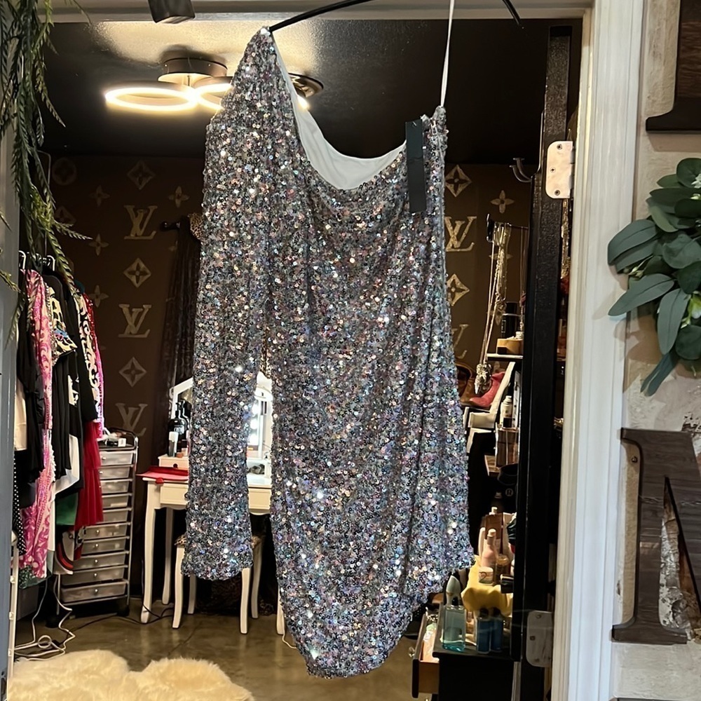 NWT 2X stretchy dress multi colored sequin dress.  A160